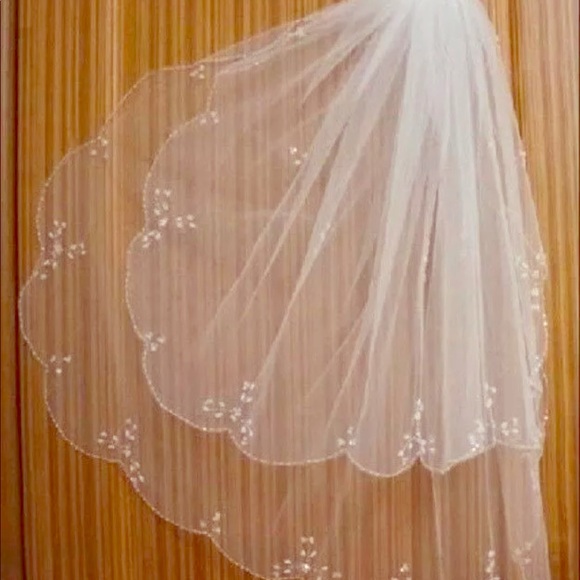 New Beautiful elegant elbow beaded veil